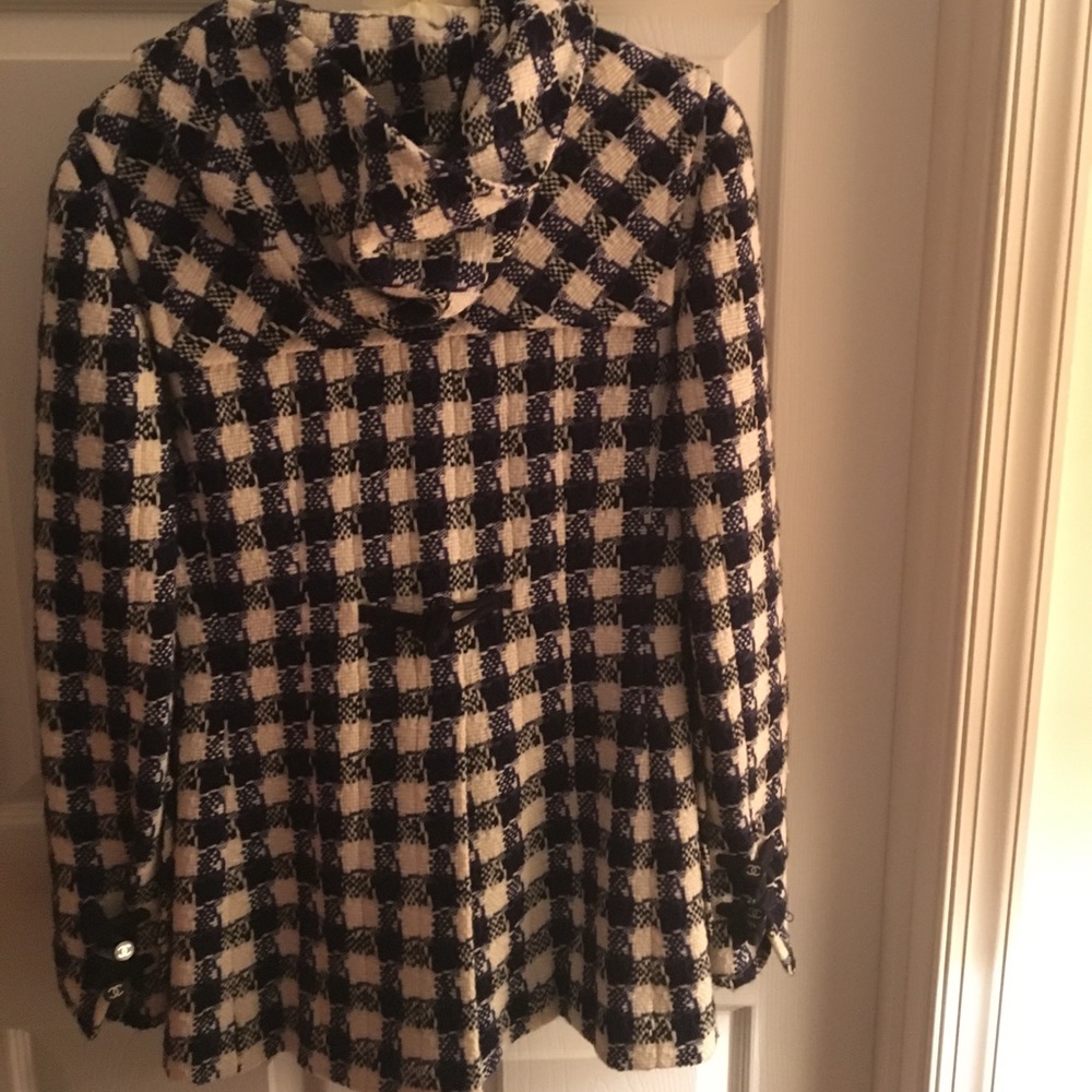 Authentic NWOT Chanel jacket. - Picture 5 of 8